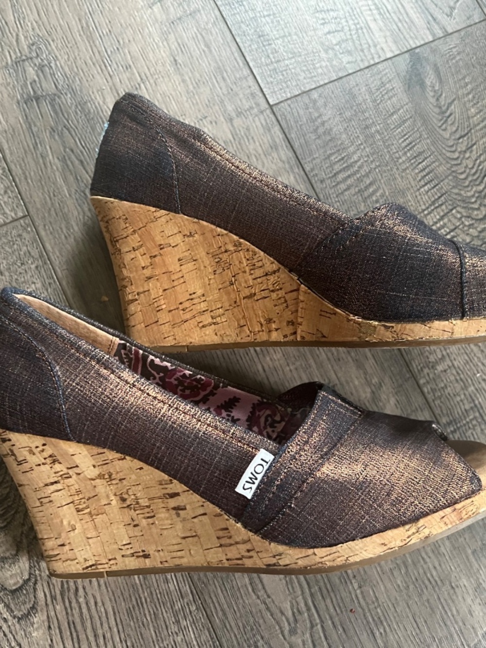 2 pair Tom’s wedge heels denim metallic copper and animal print EUC size 8 - Picture 6 of 13